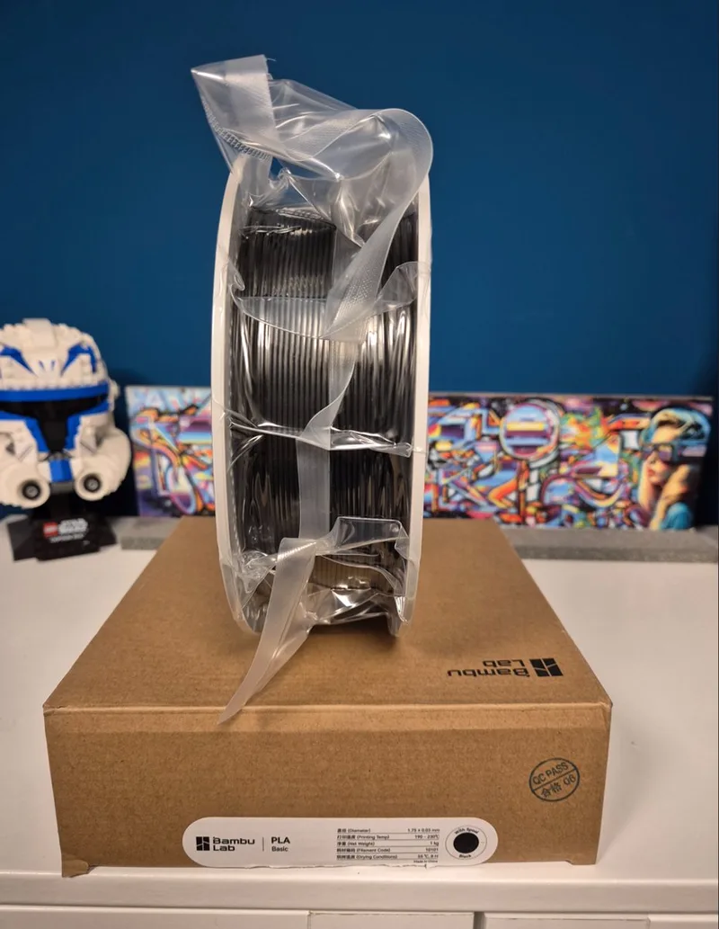 PLA Basic Filament met Spoel – 1kg van Bambu Lab in Zwart – productfoto