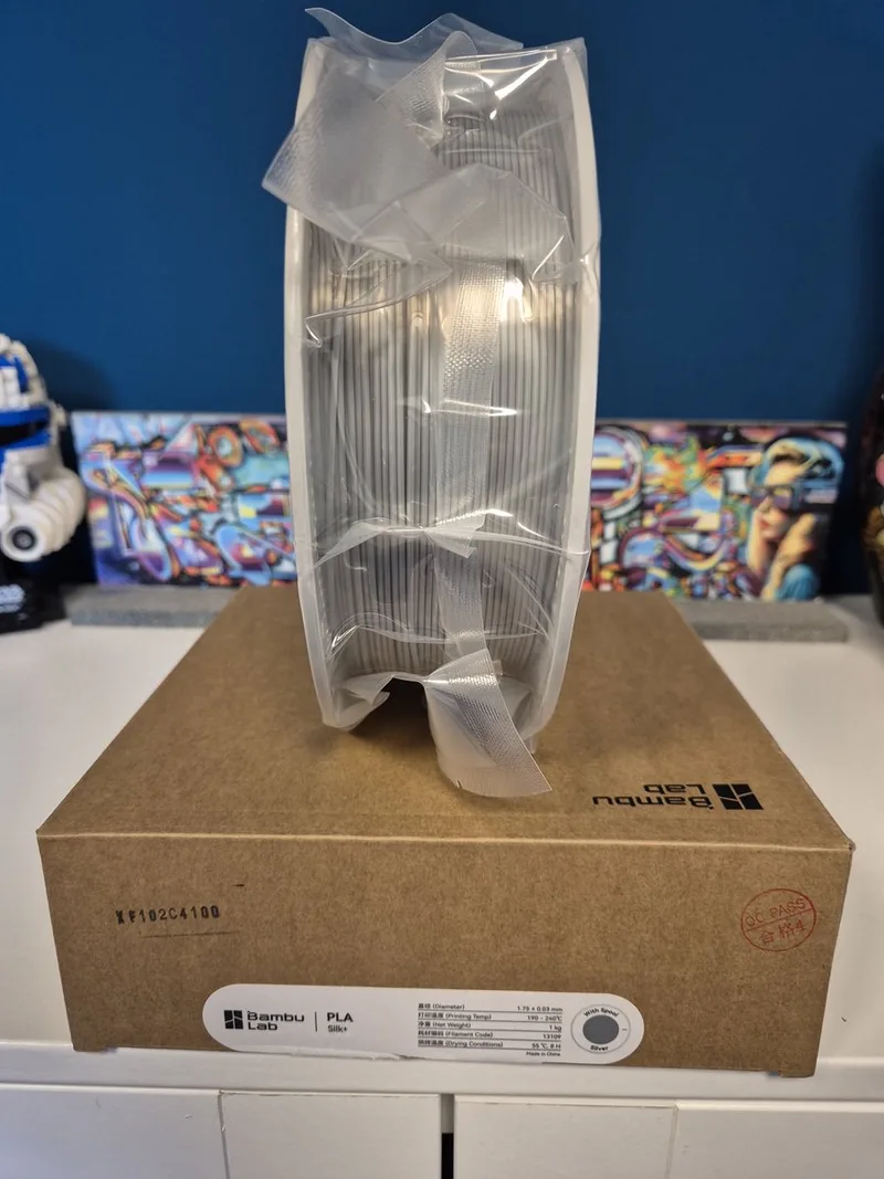 PLA Silk+ Filament - 1.75mm - 1kg - Silver (Zilver) (incl. Spoel) van Bambu Lab in Zilver silk – productfoto